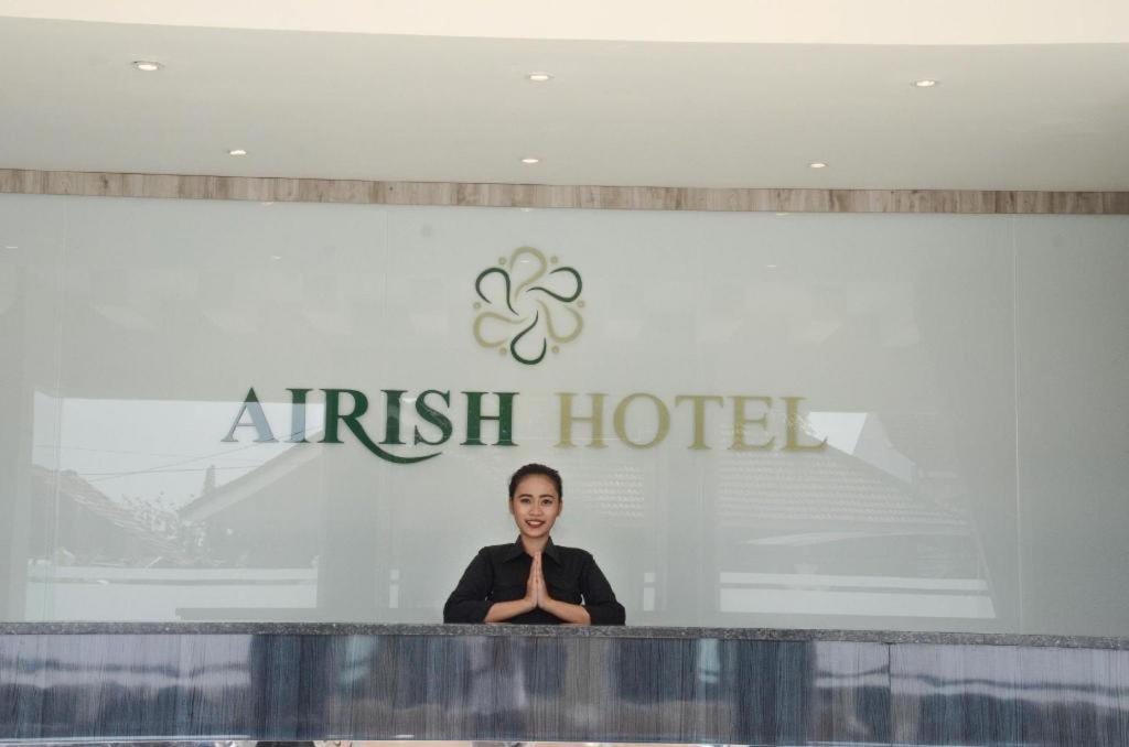 Airish Hotel Palembang Esterno foto