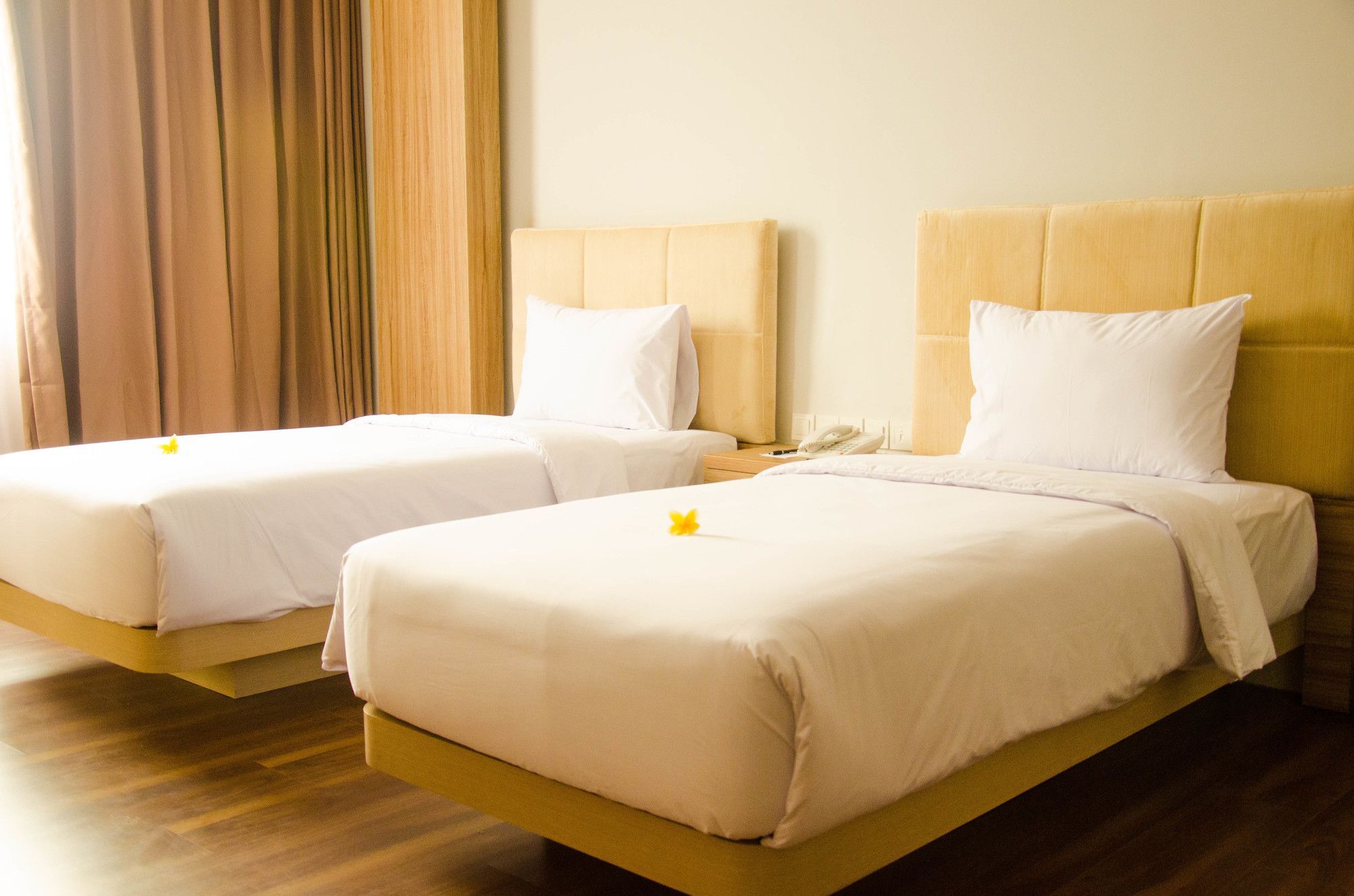 Airish Hotel Palembang Esterno foto
